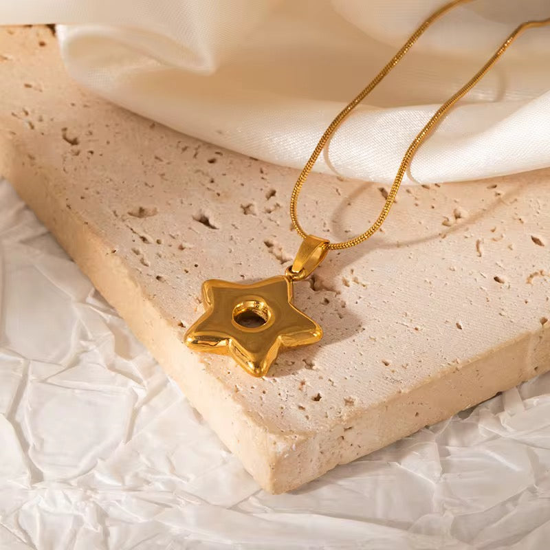 Gold Starfish Necklace Collection