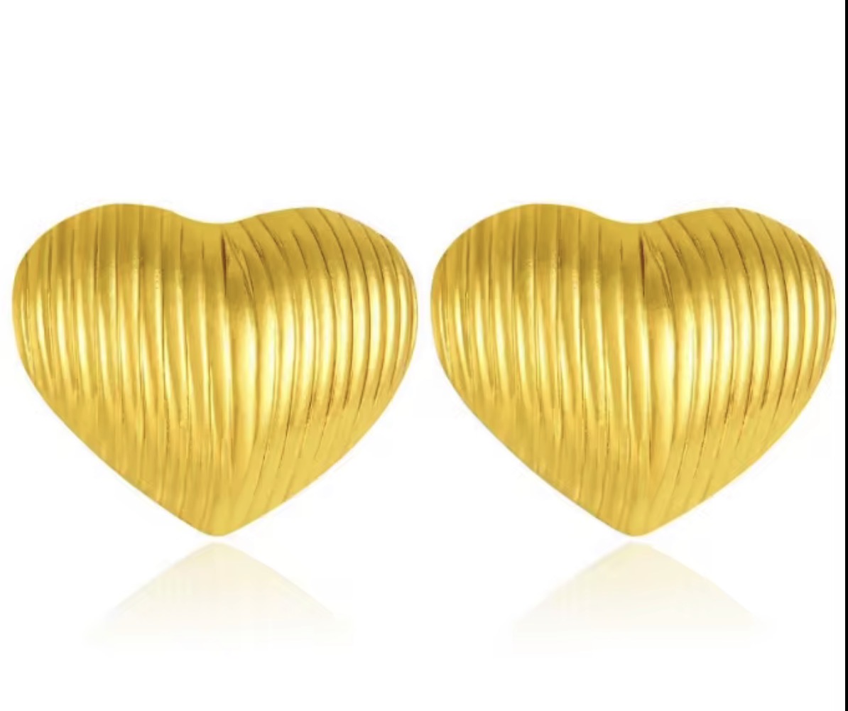 Diagonal Ribbed Heart Studs