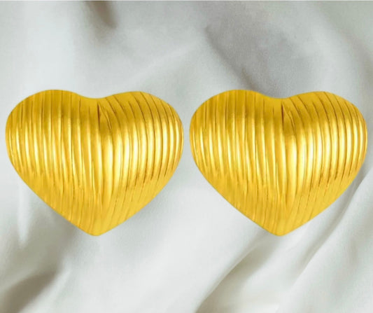 Diagonal Ribbed Heart Studs