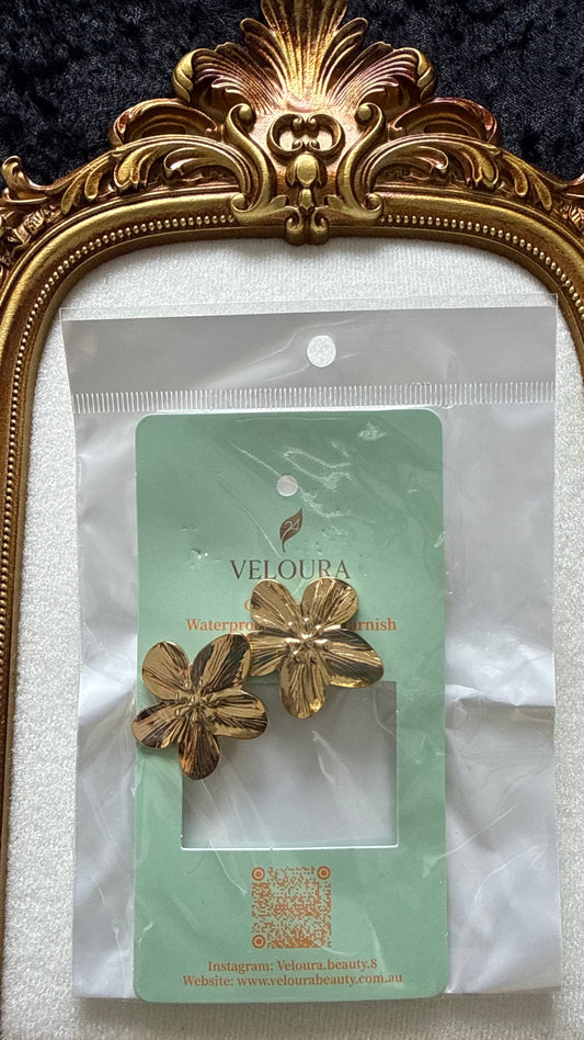Ridged Petal Flower Stud Earrings