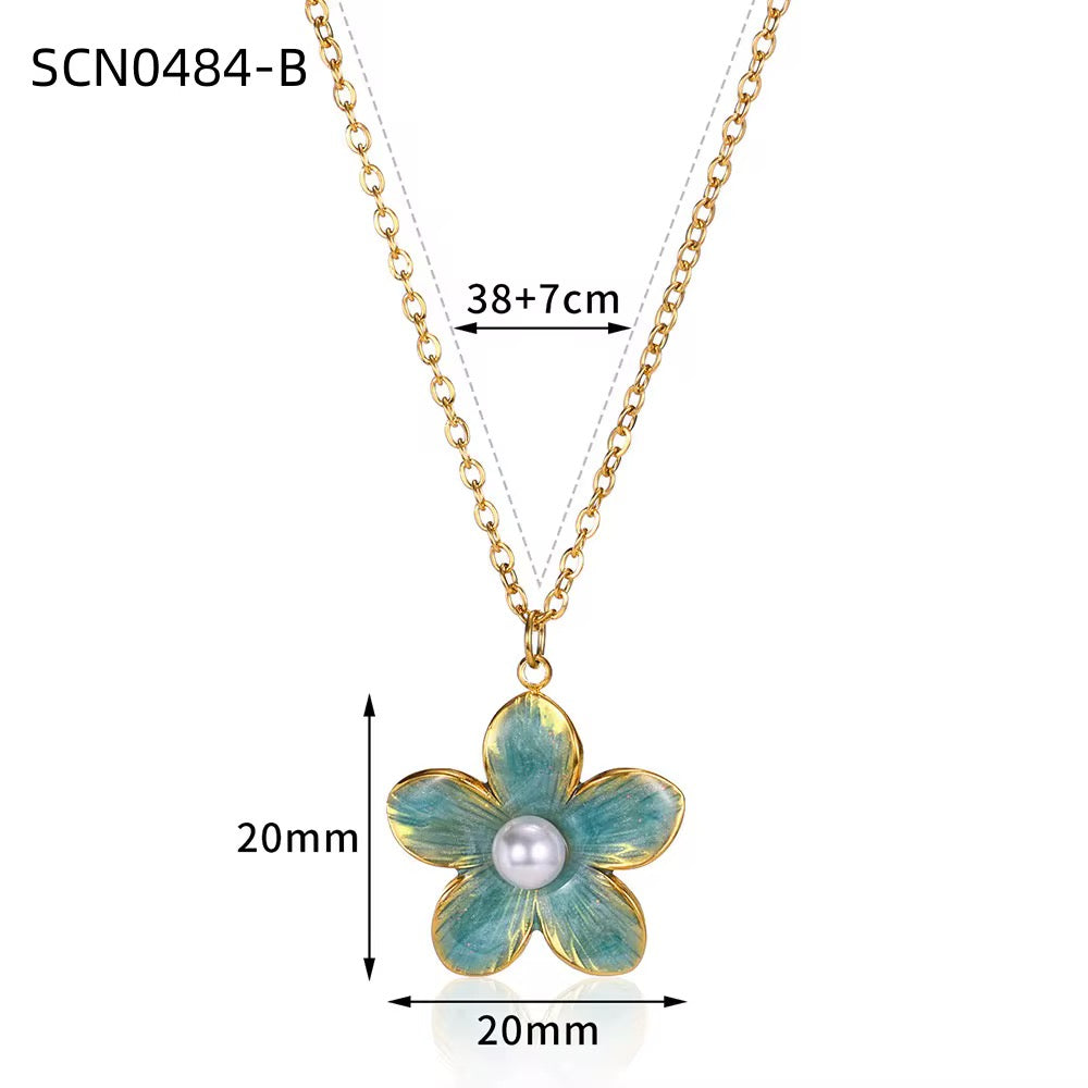 Gold Botanical Flower Necklace