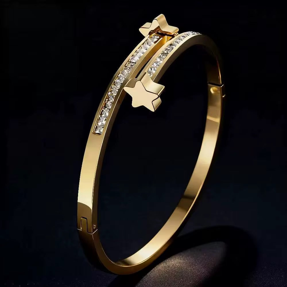 Star Charm Bracelet