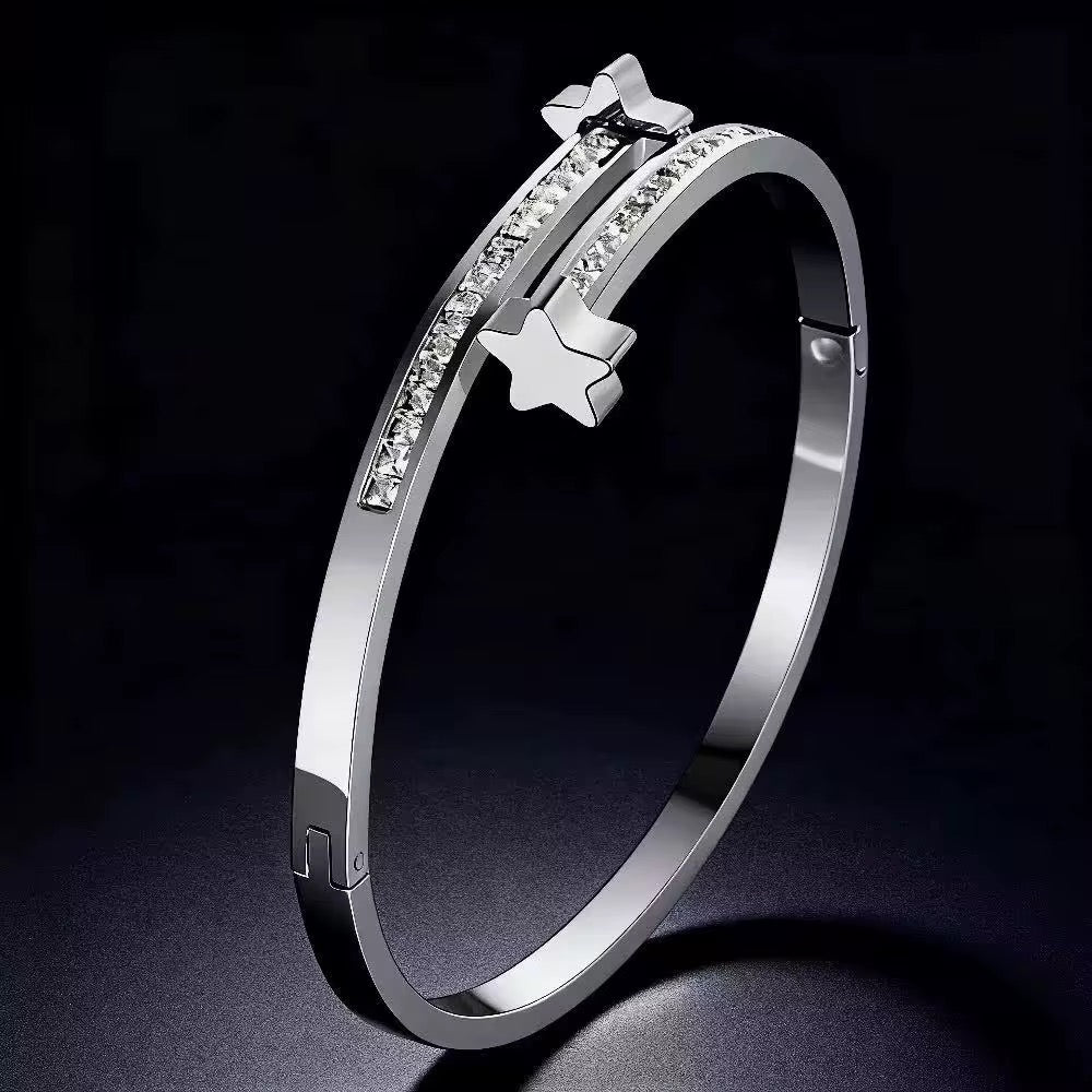 Star Charm Bracelet