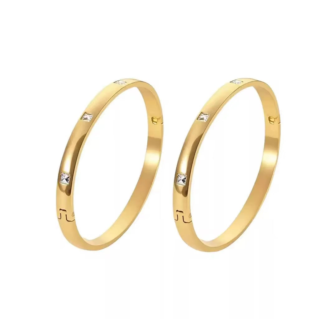 Solitaire Crystal Bangle