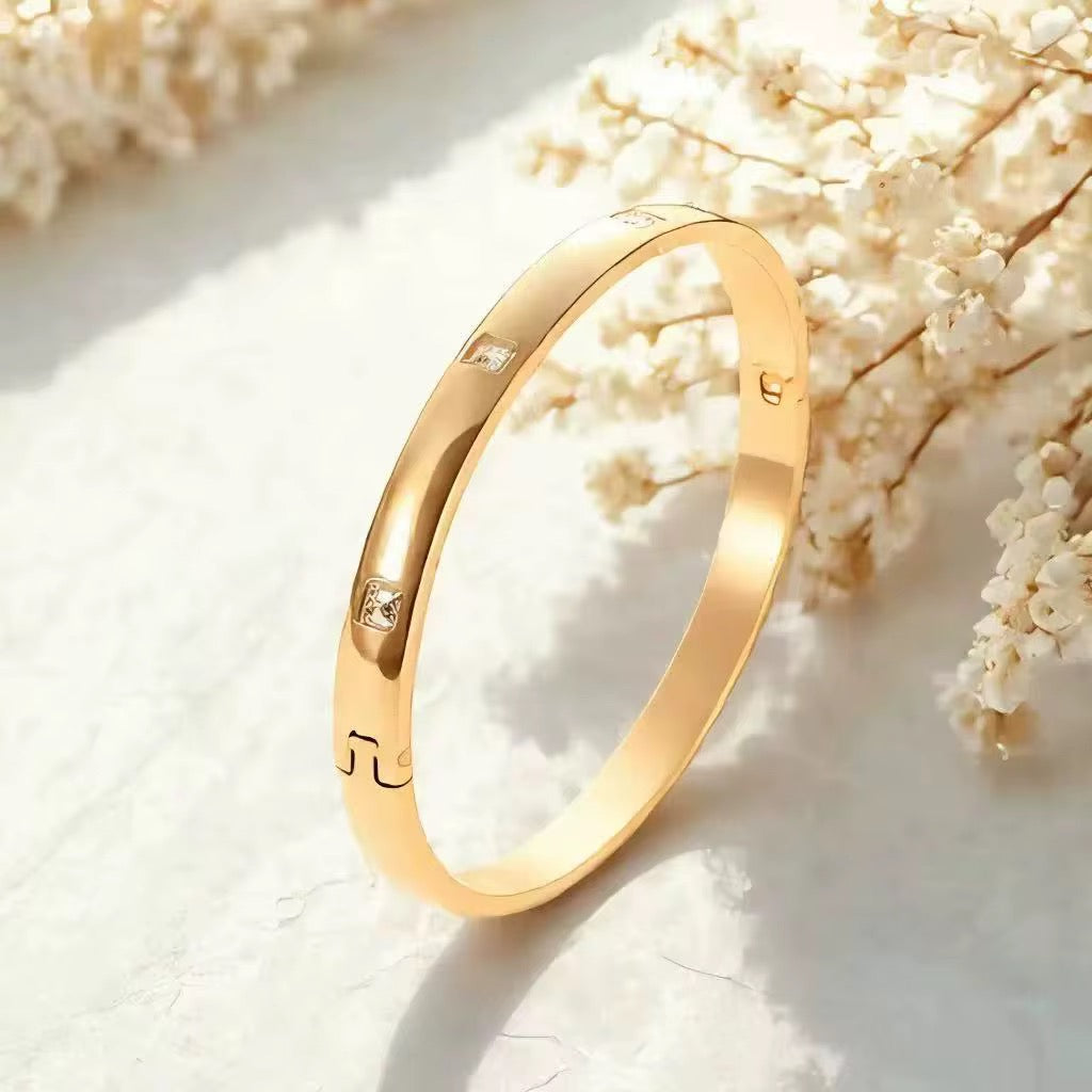 Solitaire Crystal Bangle