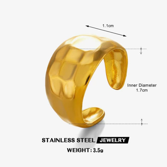 Faceted Hammered Dome Ring — Gold