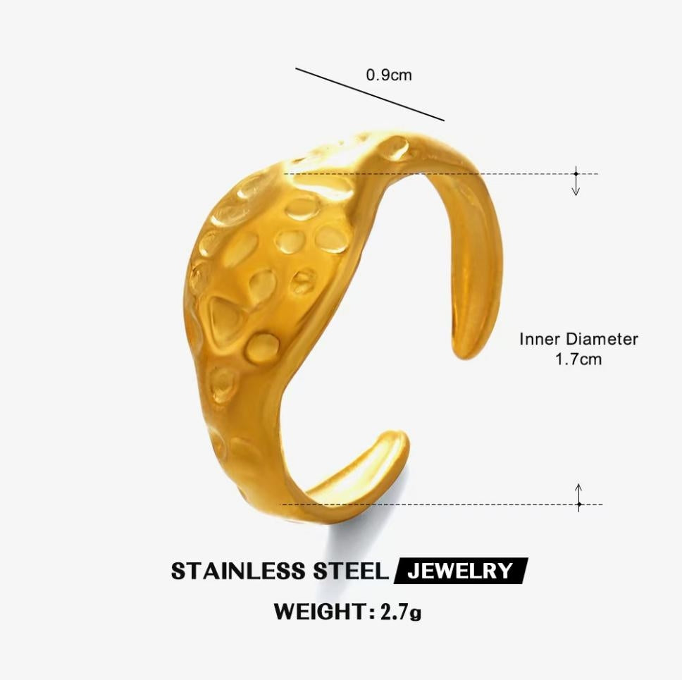 Molten Hammered Dome Ring — Gold