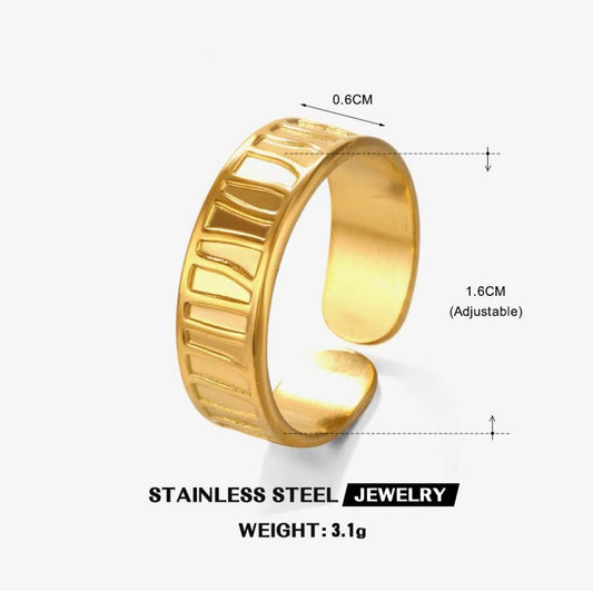 Carved Notch Stripe Ring — Gold