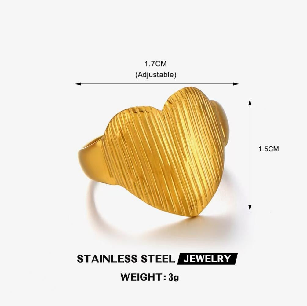 Brushed Heart Signet Ring — Gold