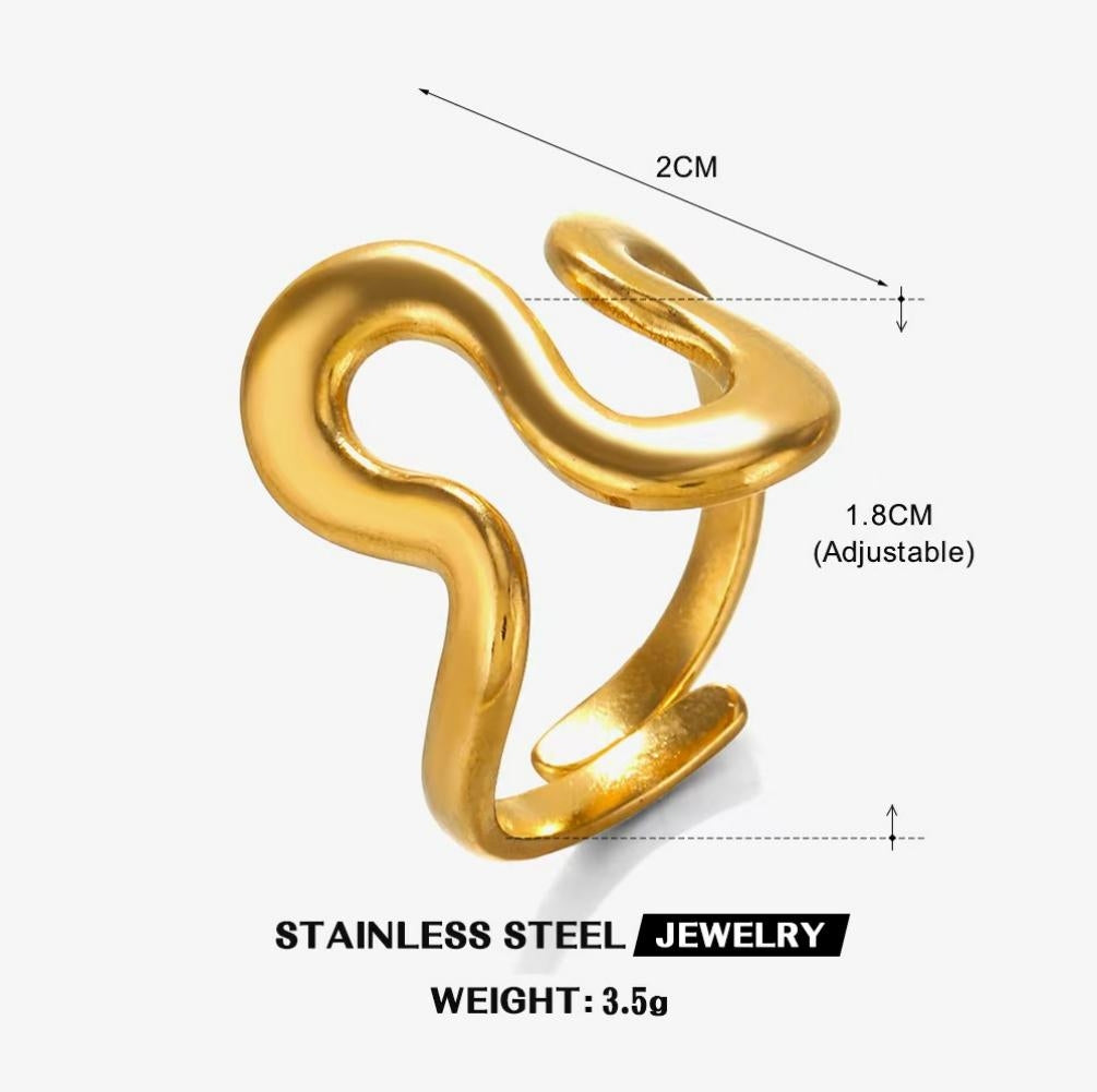 Bold Serpentine Squiggle Ring — Gold
