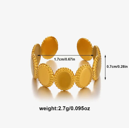 Vintage Oval Disc Band Ring — Gold