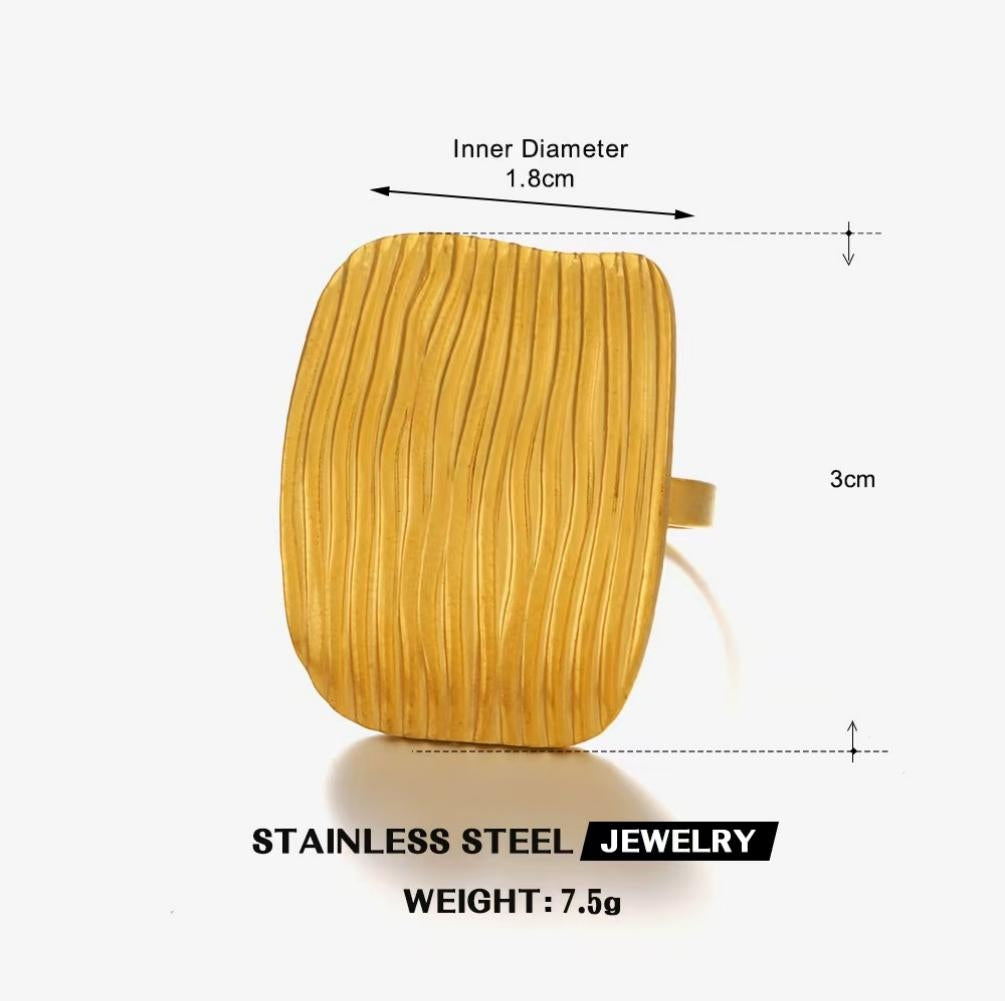 Brushed Wave-Texture Shield Ring — Gold