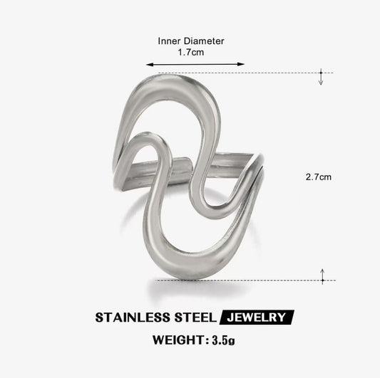 Interlocking Wave Knot Ring — Silver