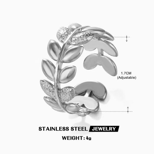 Laurel Wreath Leaf Ring — Silver