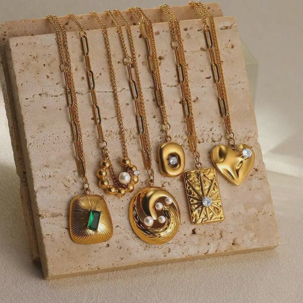 Classic Gold Pendant Necklace