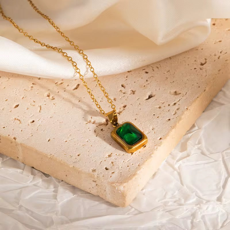 Green gemstone necklace